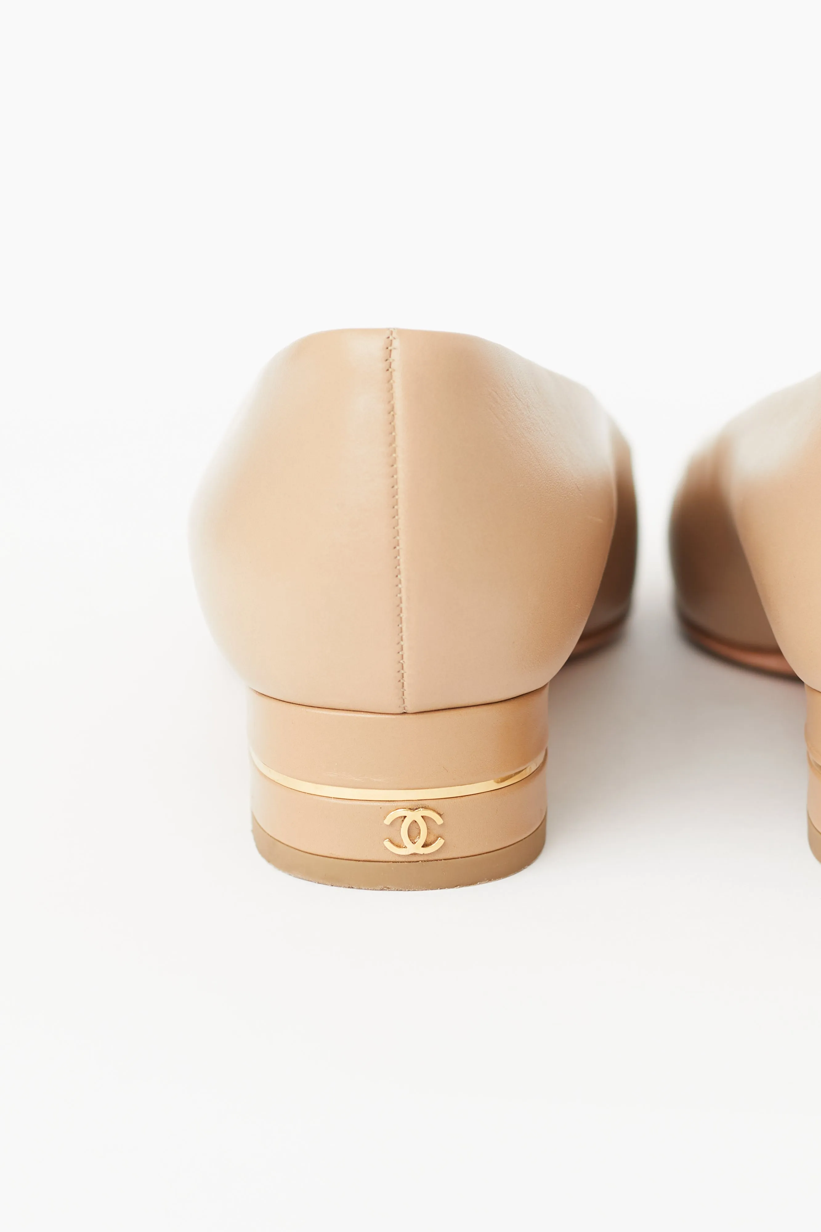 2016 Beige Leather Heel